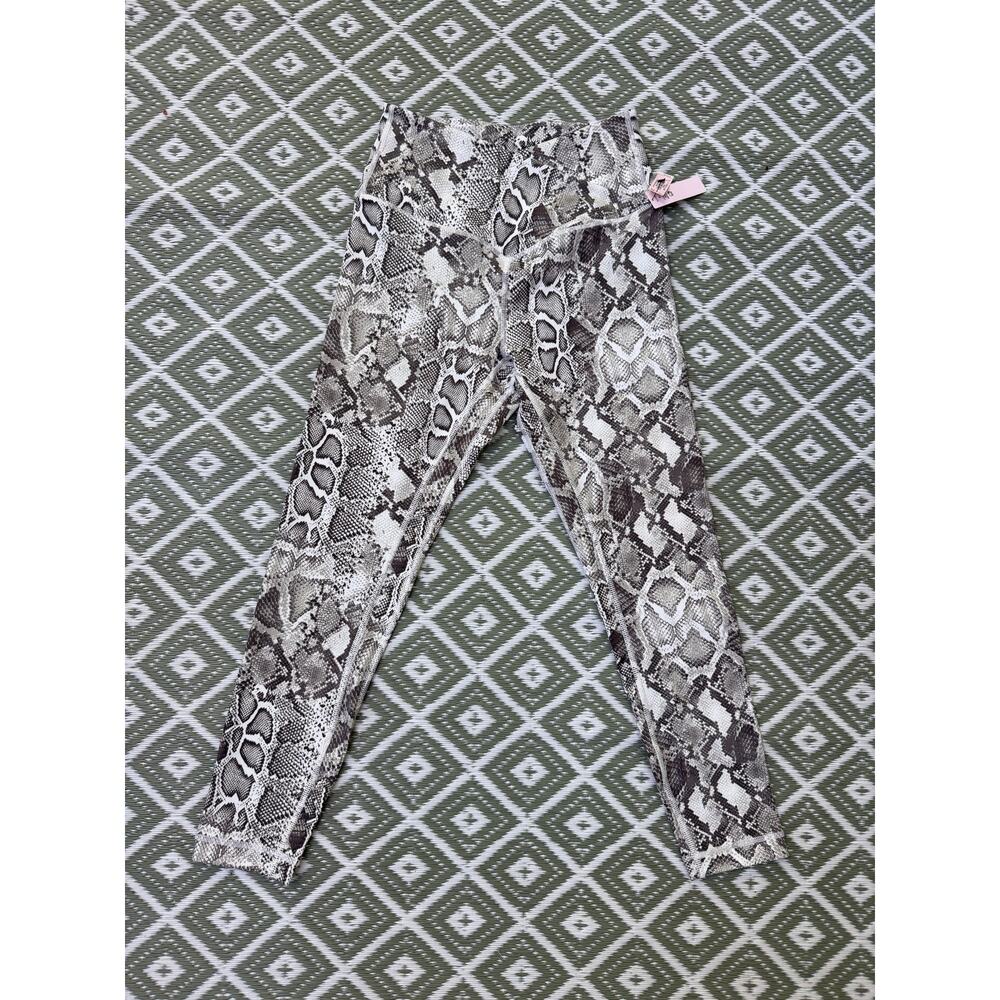 NWT Victorias Secret High Rise 7/8 Length Snake Print Leggings